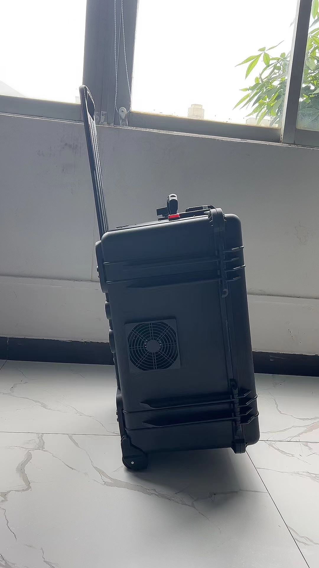 乐东手拉箱型移动通信干扰器